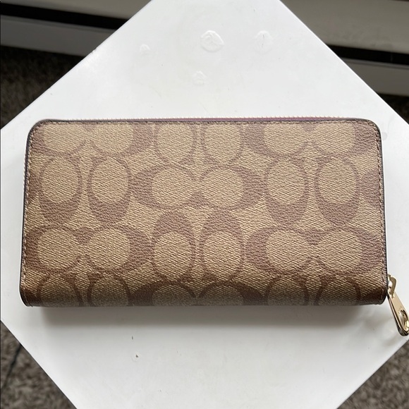 Coach Brown Signature Wallet - Picture 3 of 10